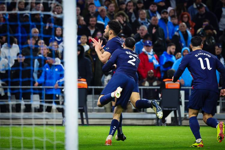 米歇尔：利瓦科维奇表示不愿比赛，加萨尼加曾在38度高烧出场（米歇尔曝：利瓦科维奇不愿出赛，加萨尼加曾发烧38℃仍出场）