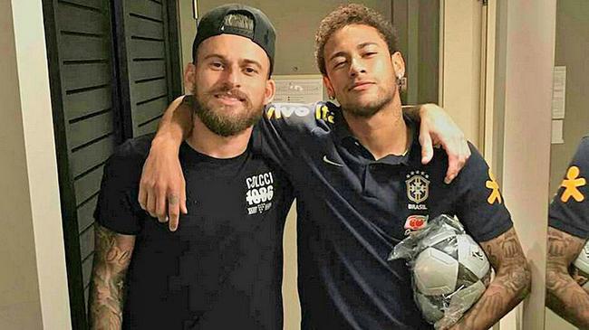 巴西vs突尼斯首发：维尼修斯、罗德里戈先发，埃斯特旺在列（巴西战突尼斯首发出炉：维尼修斯、罗德里戈领衔，埃斯特旺入选）