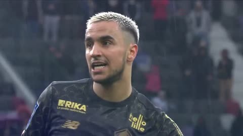 记者：埃斯特旺已抵达伦敦，周一将跟随切尔西训练（埃斯特旺已到伦敦，周一将随切尔西合练）