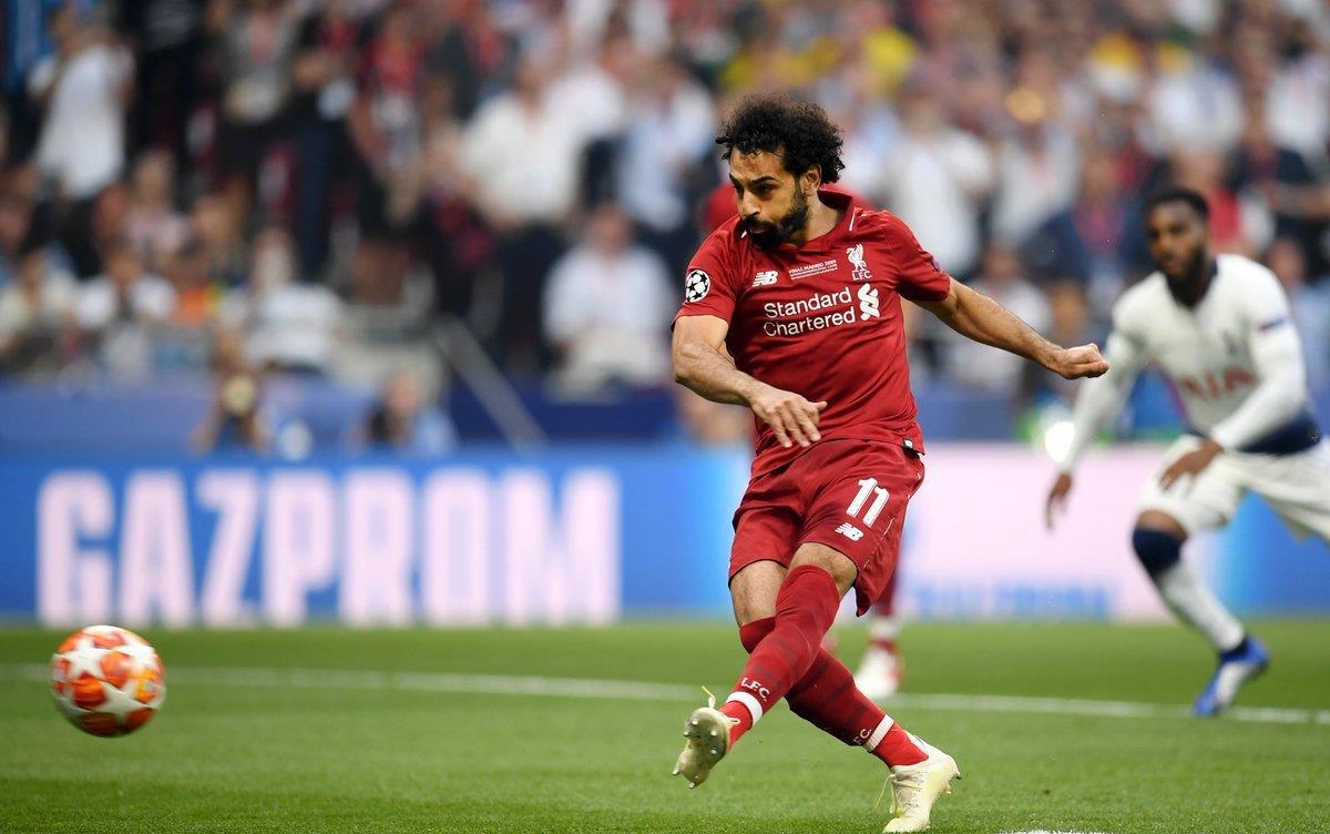 足球英超球队内部录像流出，球员争吵曝光（英超俱乐部内部视频泄露，球员争执画面曝光）