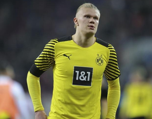 TA：利物浦目前看起来非常混乱，他们的卫冕梦想已支离破碎（TA：利物浦近况混乱不堪，卫冕之梦已然破灭）