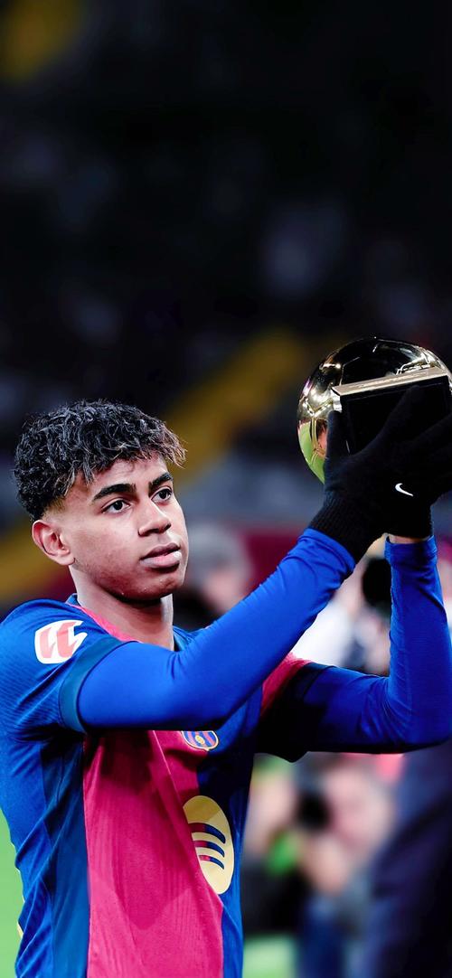 米体：博洛尼亚前锋卡斯特罗表现出色，有望获阿根廷队征召（米体：博洛尼亚前锋卡斯特罗状态出众，有望入选阿根廷国家队）