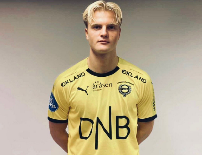 交流融洽！开拓者晒杨瀚森与昔日状元奥登合照（氛围融洽！开拓者晒出杨瀚森与前状元奥登合影）