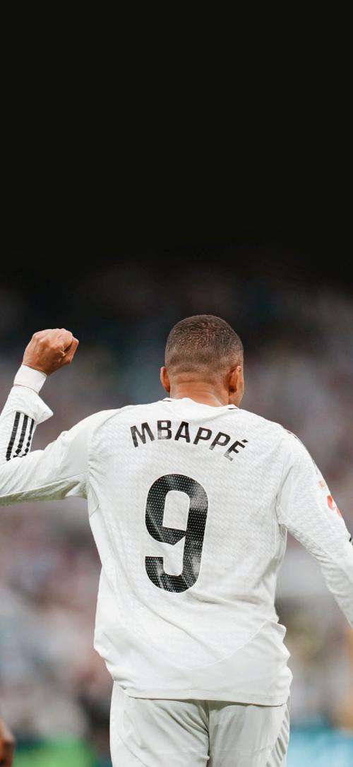 记者：哲凯赖什没参加欧冠赛前最后一练，此前曾感到肌肉不适（记者：因肌肉不适，哲凯赖什缺席欧冠赛前最后一次训练）