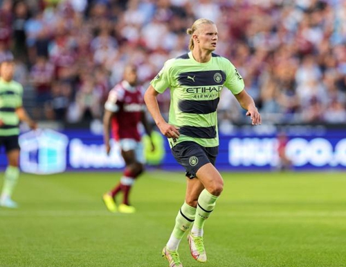 每体：由于拉什福德未来不确定，巴萨关注努萨、福法纳和马拉（每体：拉什福德前景未明，巴萨将目光投向努萨、福法纳与马拉）